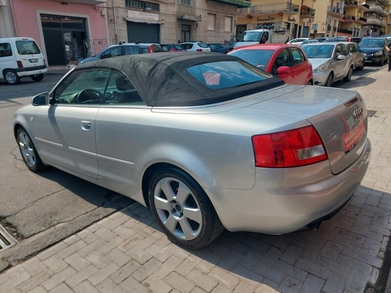 Audi A4 Cabriolet 2.5 V6 TDI cat