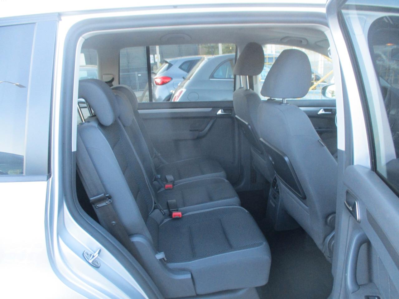 Volkswagen Touran 1.6 TDI DSG MOLTO BELLO 2012