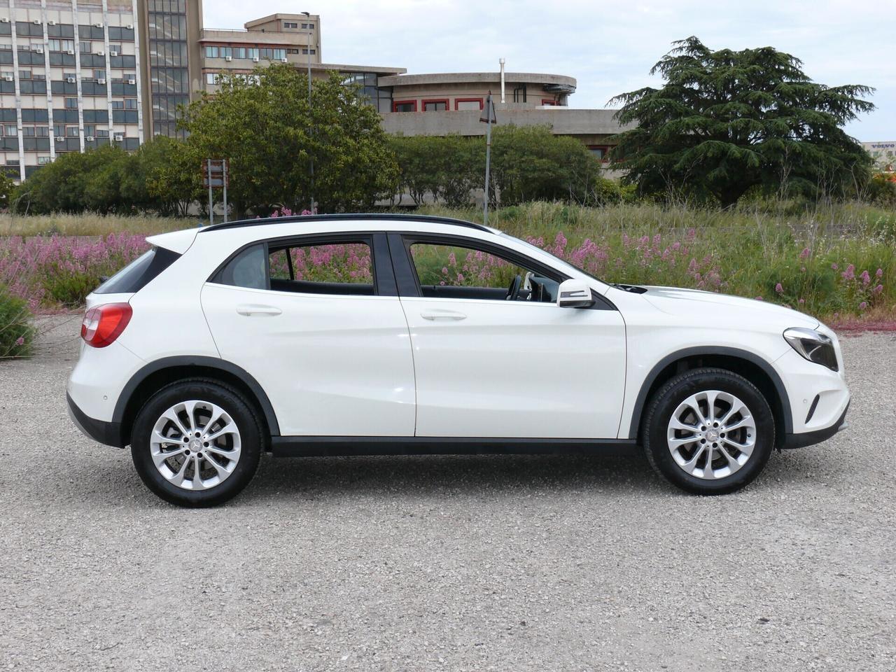 Mercedes-benz GLA 200 GLA 200 d - (M1324)