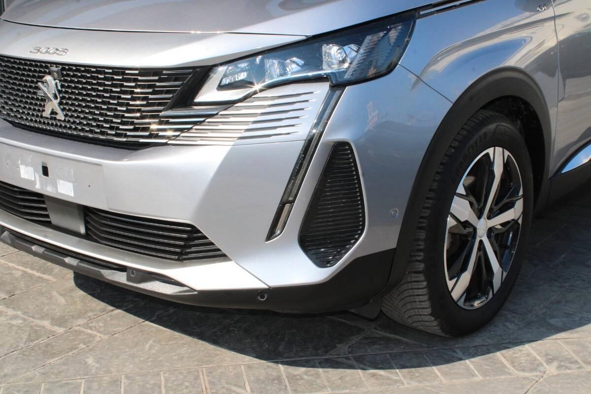 Peugeot 3008 II 1.5 bluehdi GT Pack 130cv eat8 Con TETTO APRIBILE