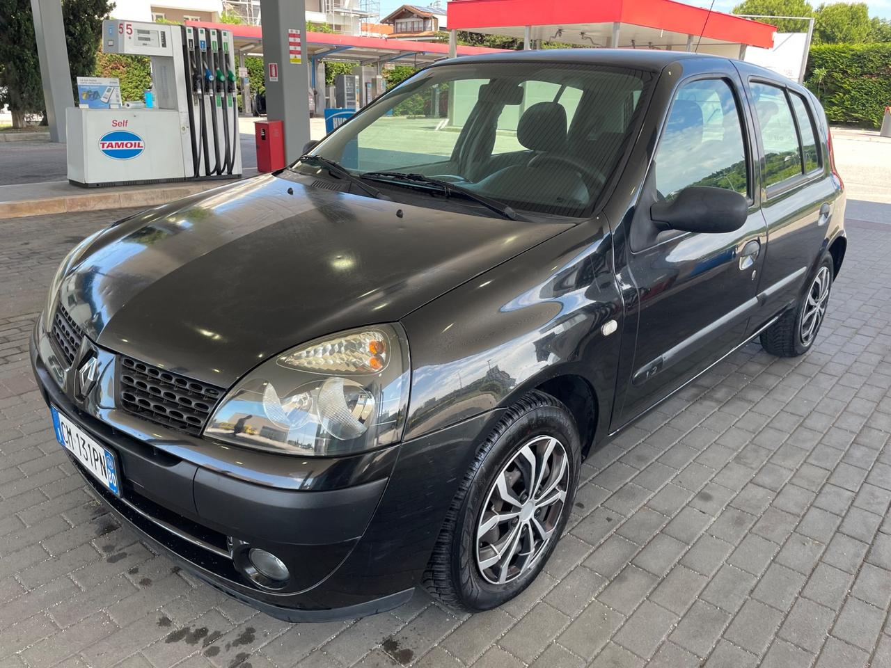 RENAULT CLIO 1.2 BENZINA NEOPATENTATI 170.000 Km 2004.