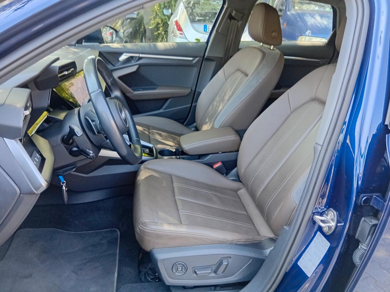 Audi A3 30 g-tron S tronic line edition BLOCKSISTEM.