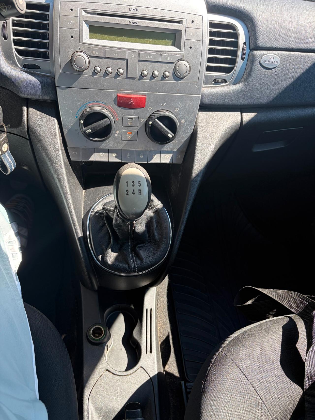 Lancia Ypsilon 1.2 Oro Bianco