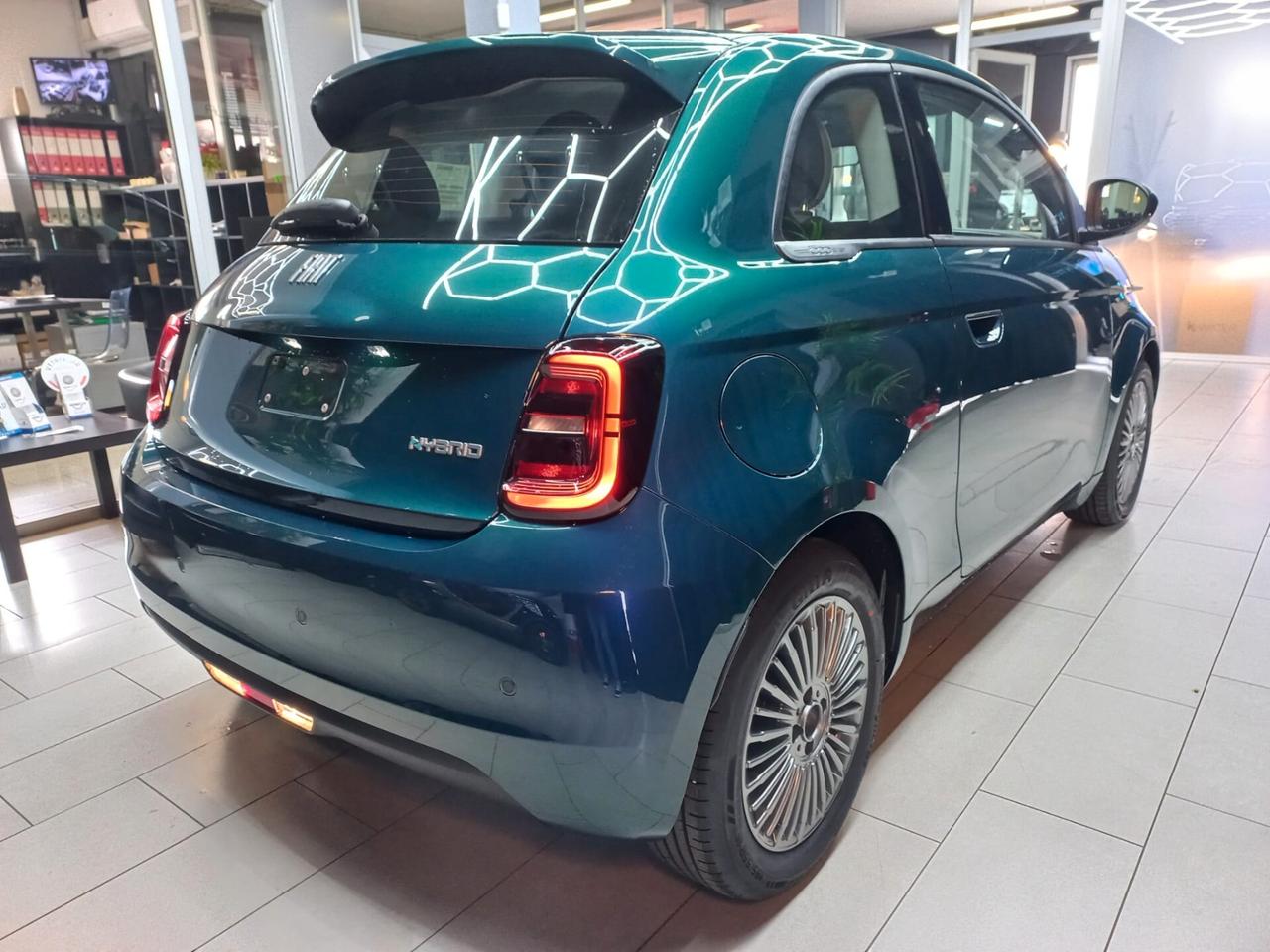 Fiat 500 Berlina Hybrid Icon