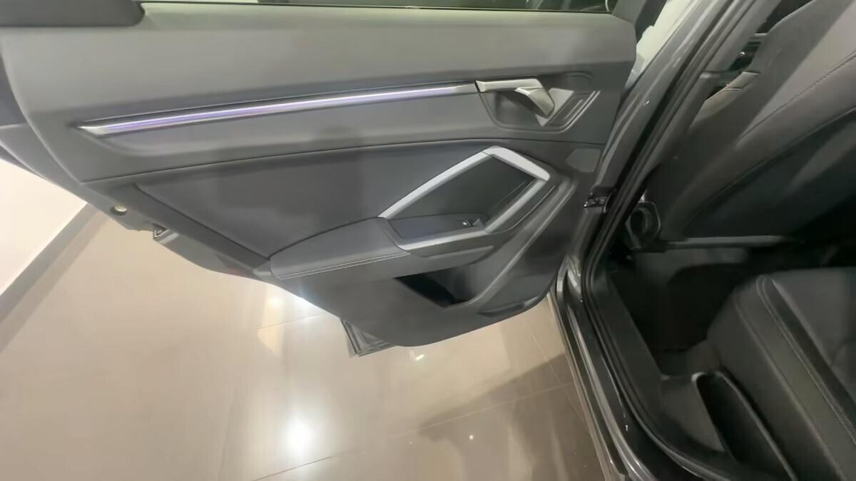 Audi Q3 SPB 35 TDI S tronic Identity Black