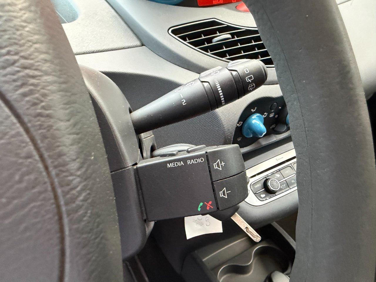 Renault Twingo 1.2 Live 75cv IDONEA NEOPATENTATI EURO 5