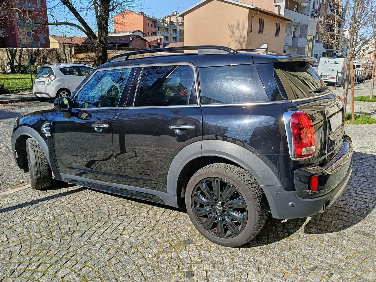 Mini Cooper Countryman Baker Street Edition #9408