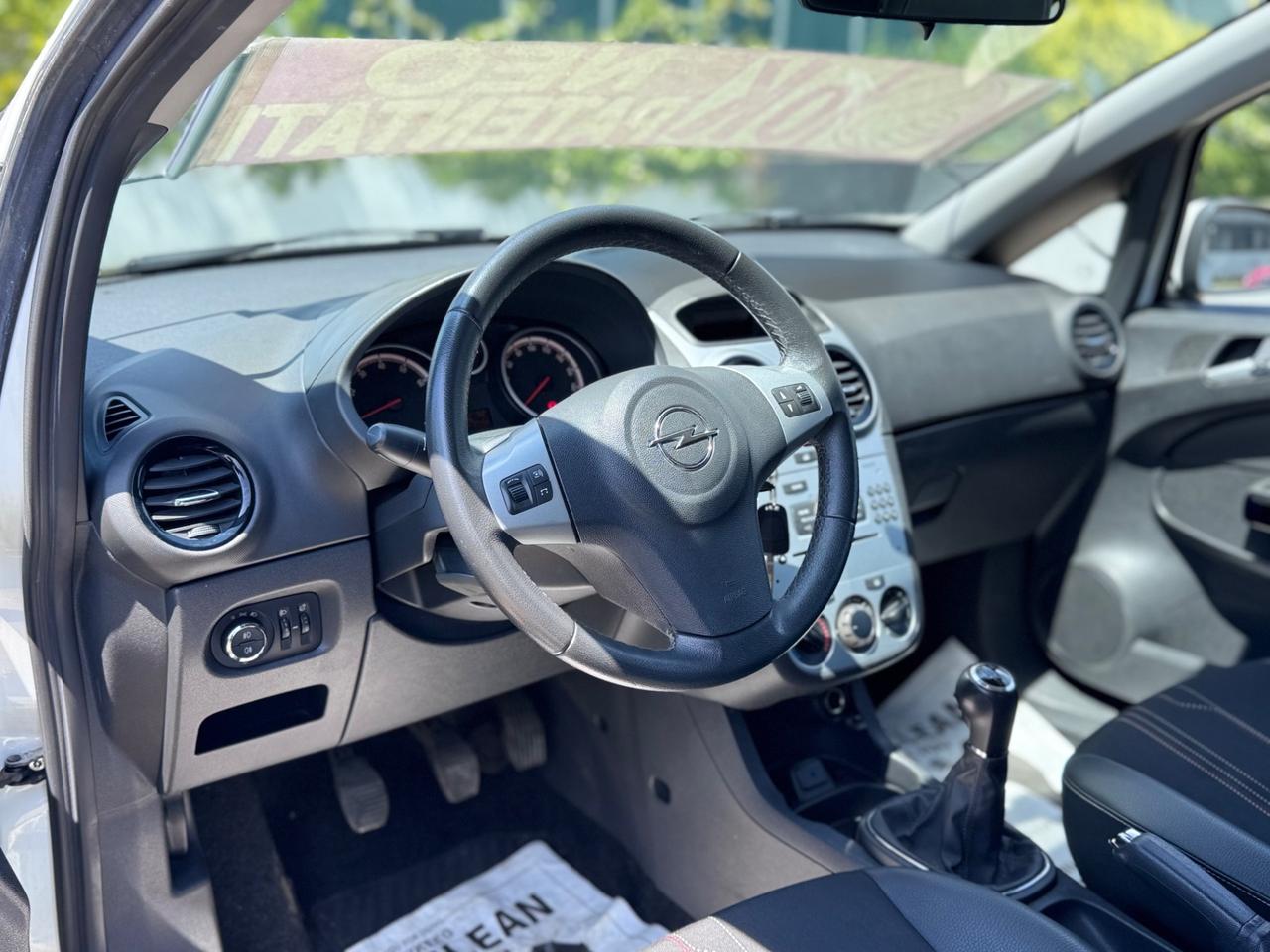 Opel Corsa 1.2 Benzina 86cv Neopatentati 2012