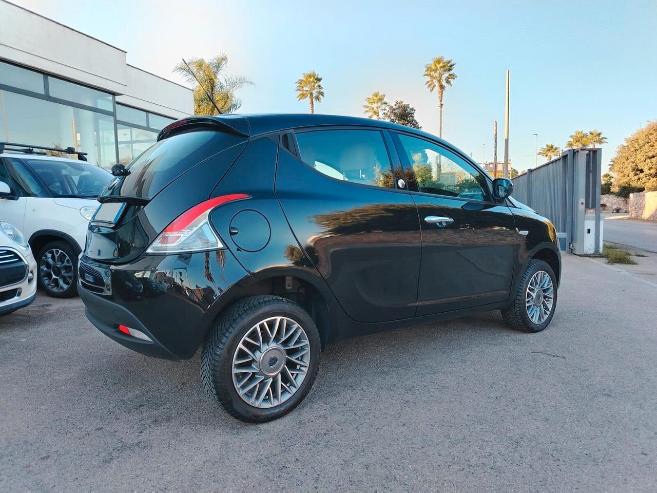 Lancia Ypsilon Gold Ecochic 900 TwinAir Metano 85cv 5p