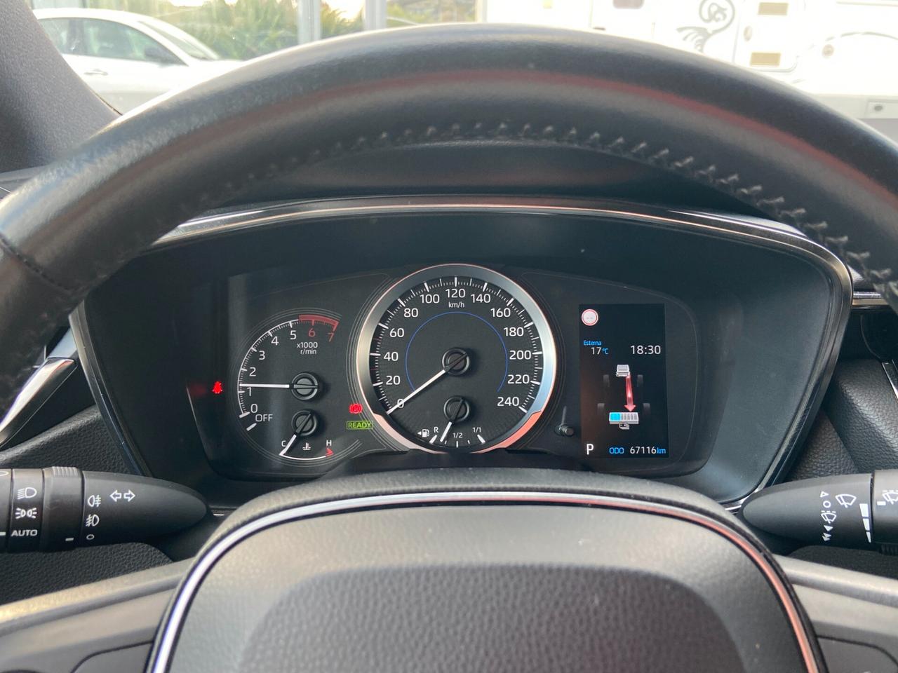 Toyota Corolla Touring Sports 1.8h Business Tech cvt