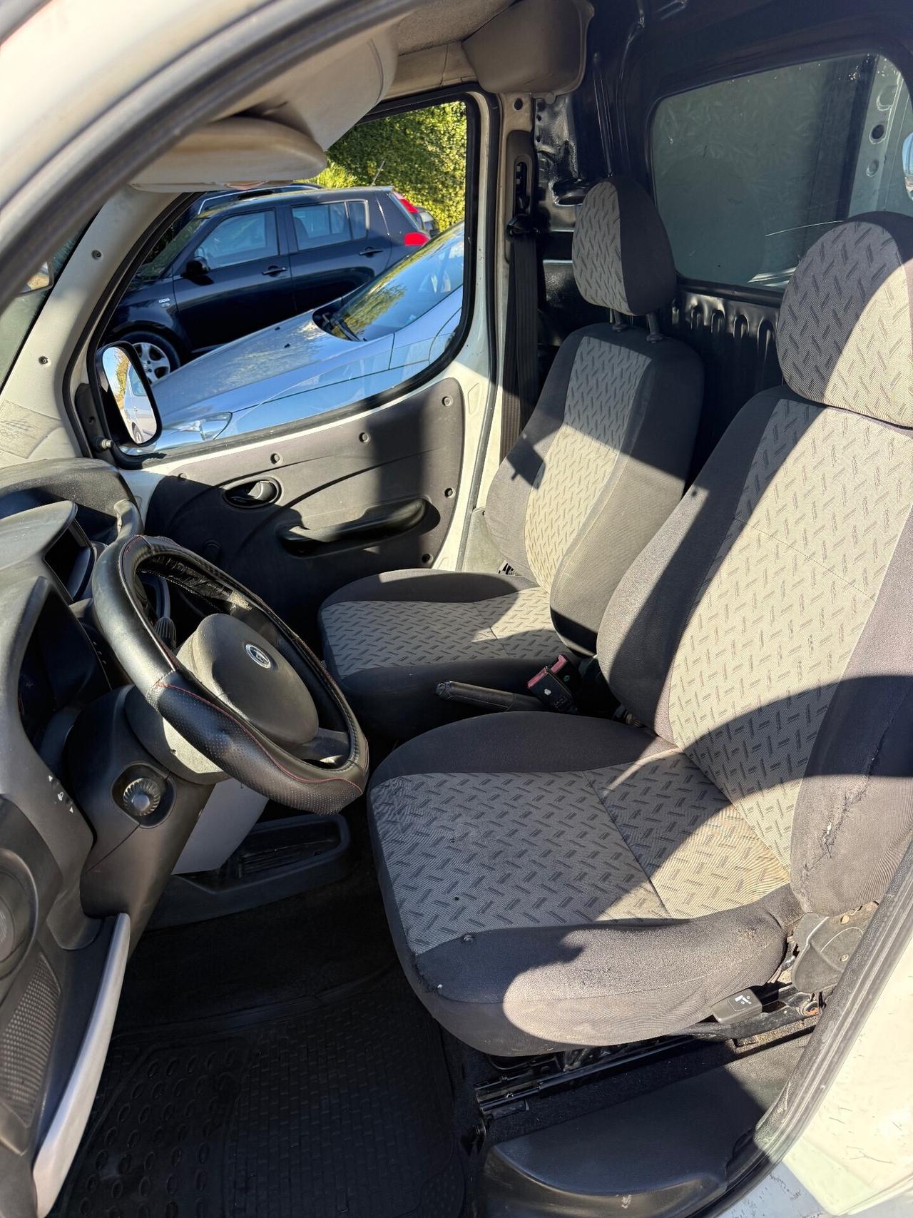 Furgone Fiat Doblò cargo 1.9 MJT 105 CV neopatentati