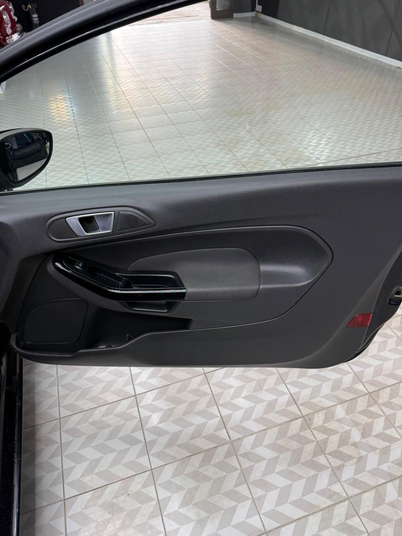 Ford Fiesta 1.5 TDCi 75CV 3 porte Titanium