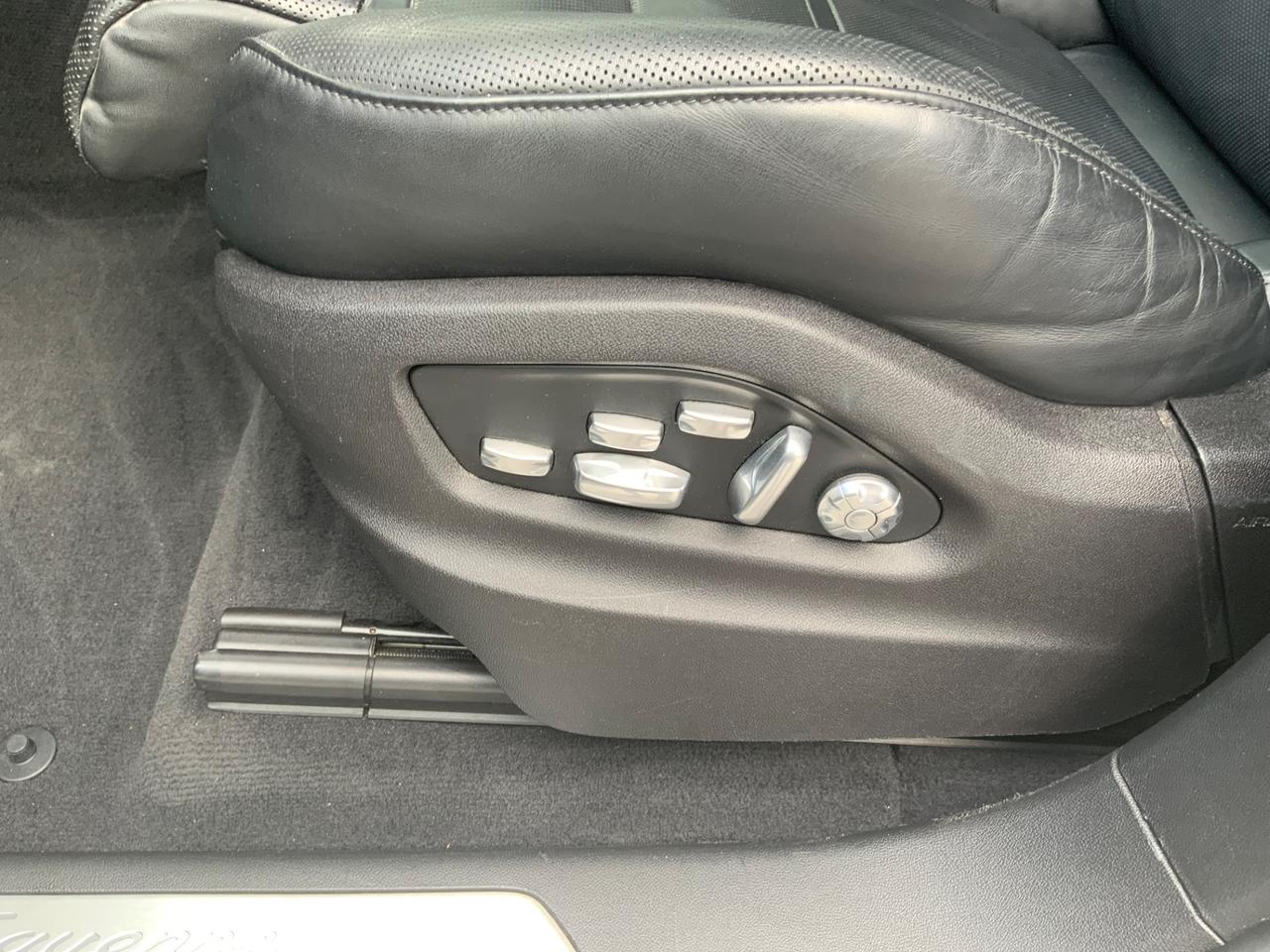 Porsche Cayenne 3.0 V6 TETTO.SOSP.MATRIX.CERCHI22.SED VENT..FULL