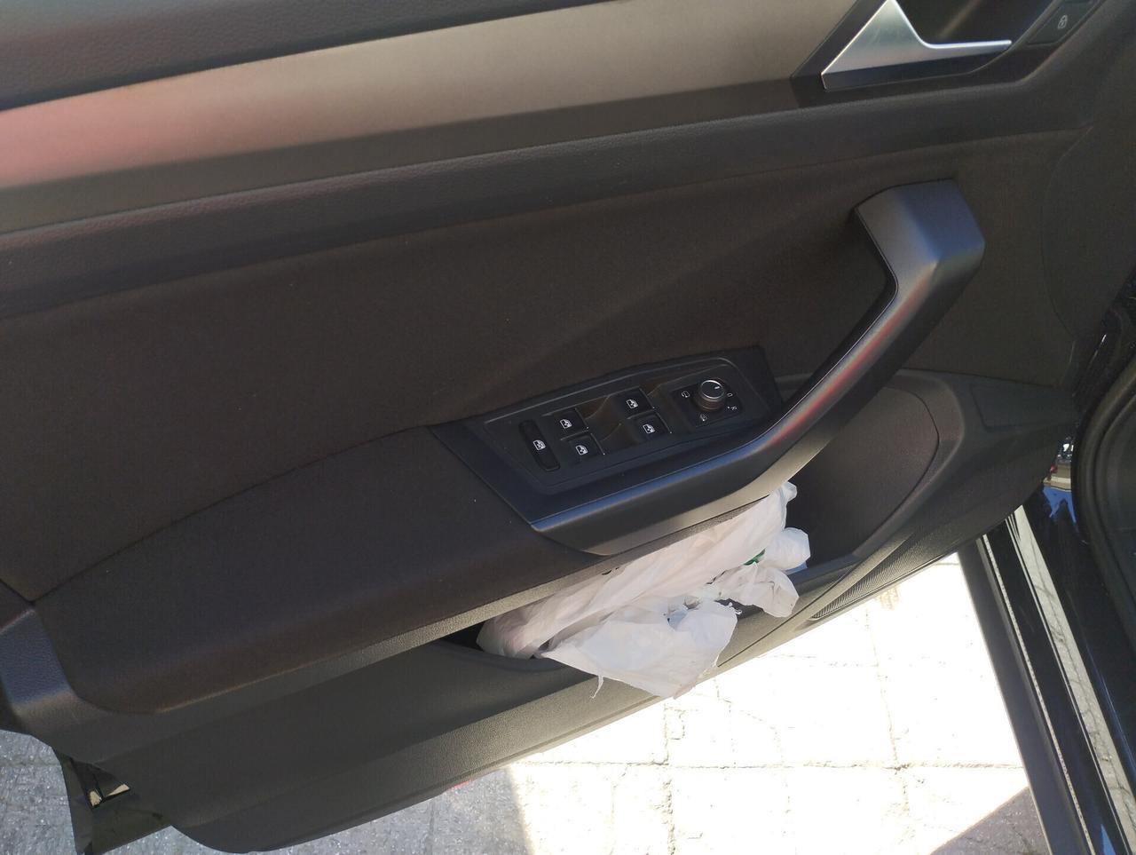 Volkswagen T-Roc 2.0 TDI SCR Business BlueMotion Technology