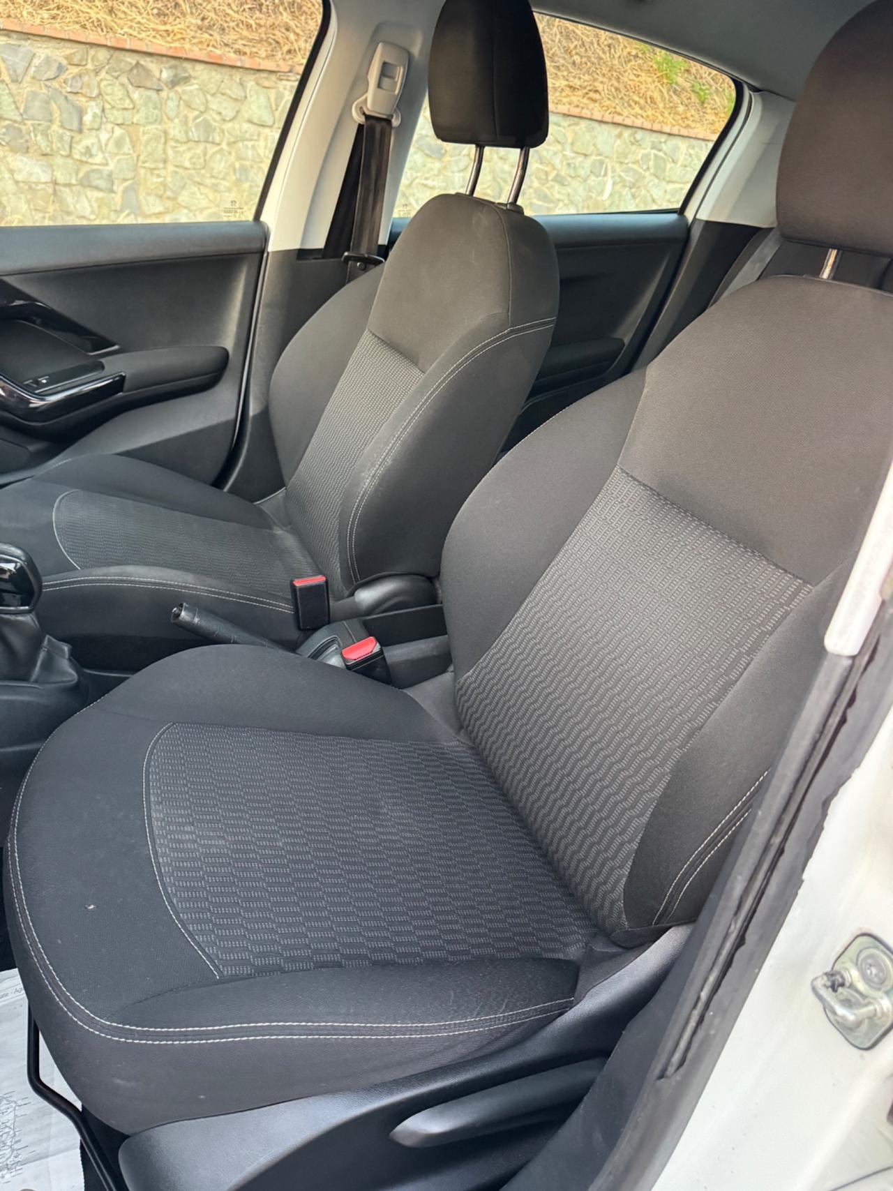 Peugeot 208 1.4 HDi 68Cv Euro6 2015
