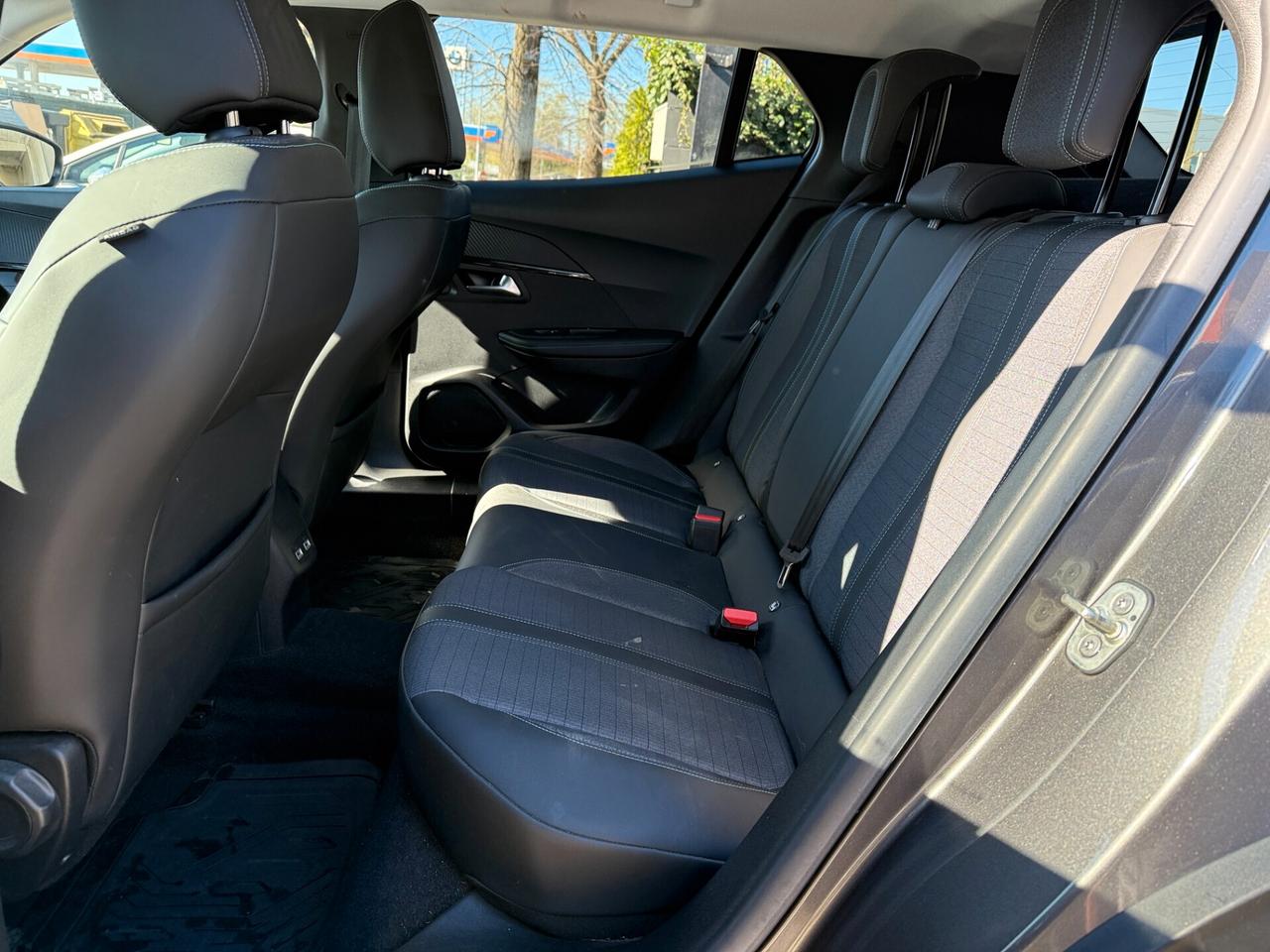 Peugeot 2008 PureTech 130 S&S Allure Pack