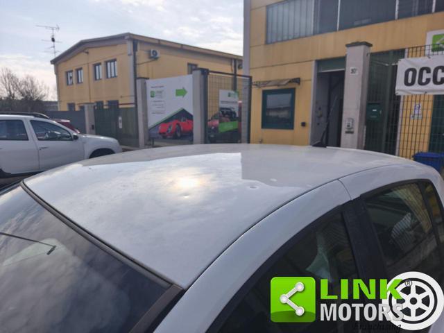 RENAULT Clio 1.2 16V 5 porte Luxe