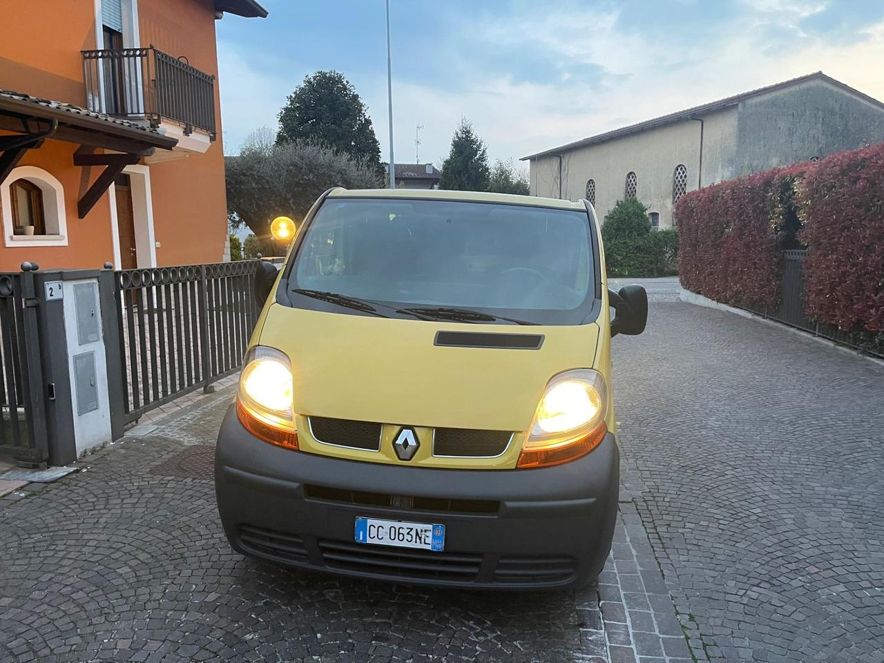 Renault Trafic T27 1.9 dCi/82CV PC-TN Furgone
