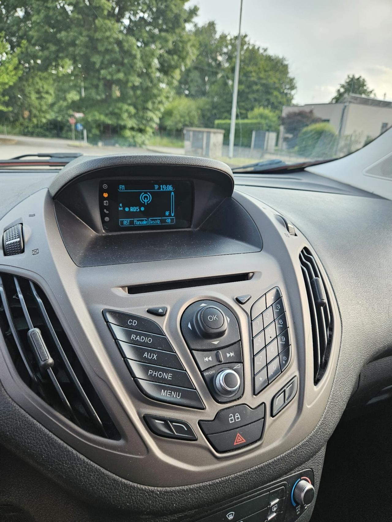 Ford Tourneo Courier 1.5 Titanium