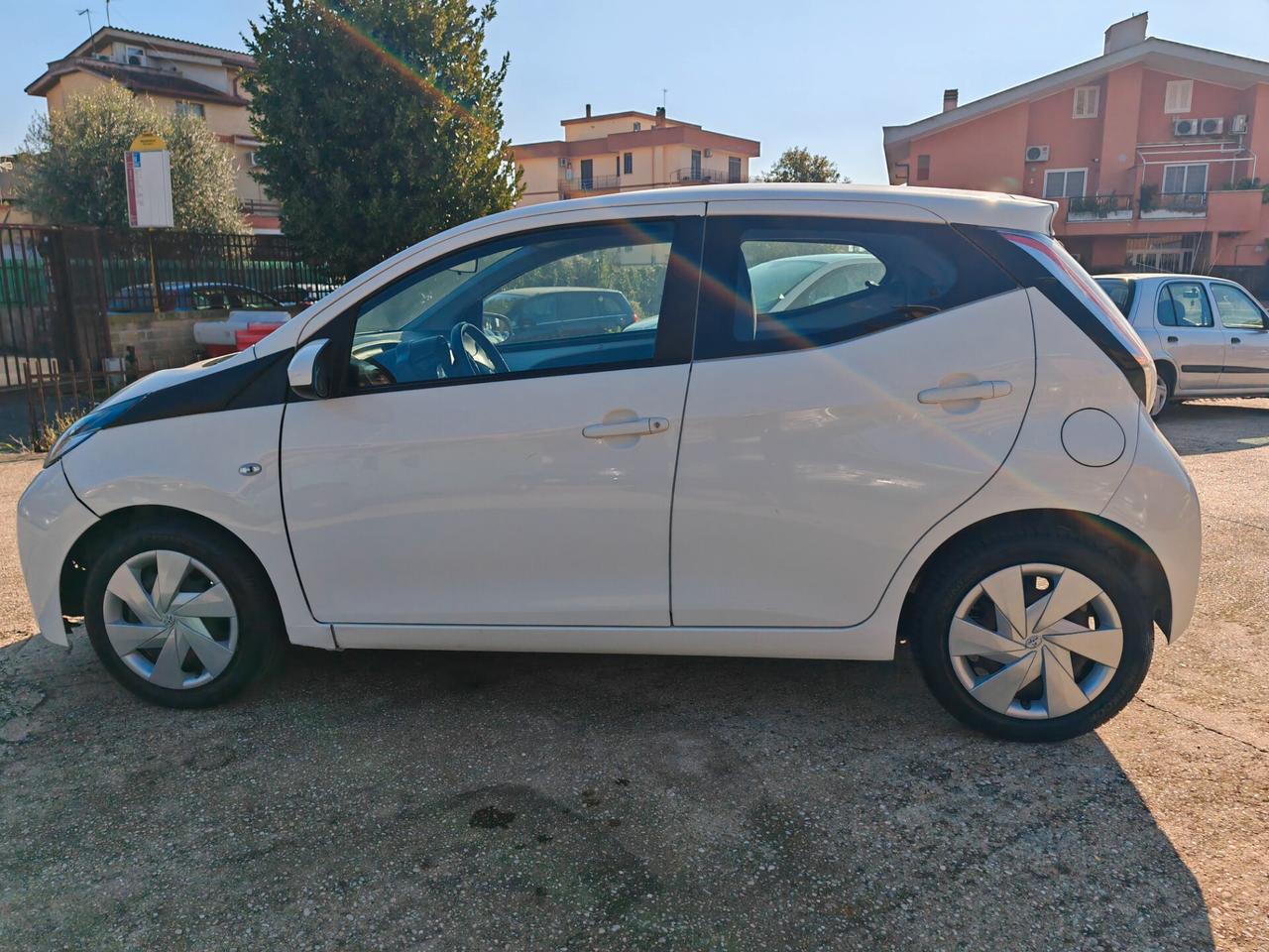 Toyota Aygo 1.0 VVT-i 69 CV 5 porte Perfetta