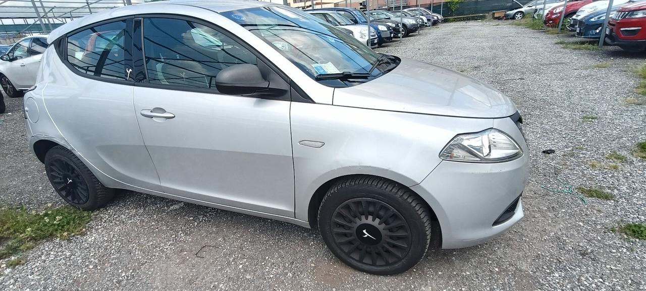 Lancia Ypsilon 1.2 69 CV 5 porte GPL Ecochic Gold