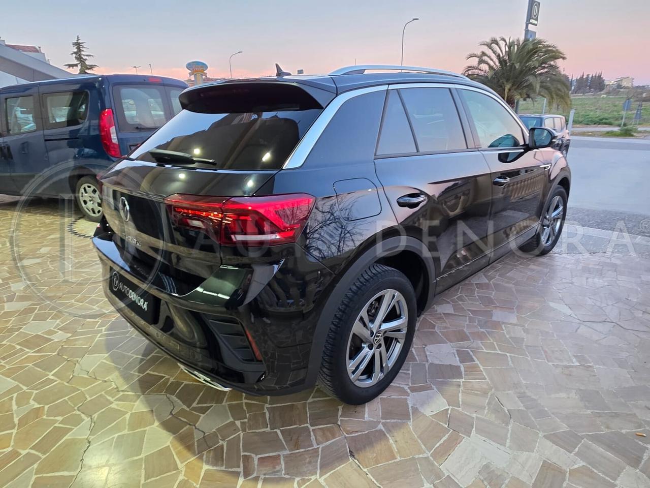 Volkswagen T-Roc 2.0 TDI SCR 150 CV DSG R-Line#LED#NAVI#CARPLAY#CAM#ALCANTARA#GANCIO TRAINO