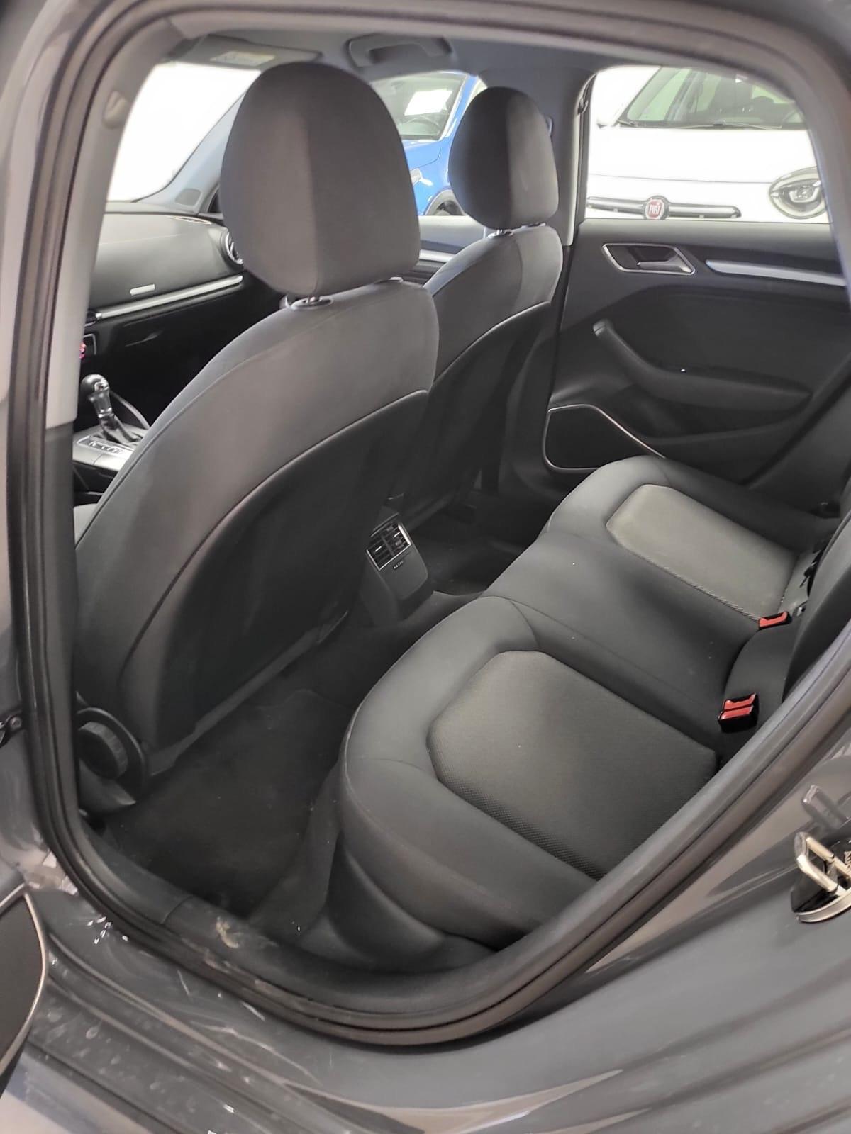 Audi A3 Sedan 30 TDI S tronic Design