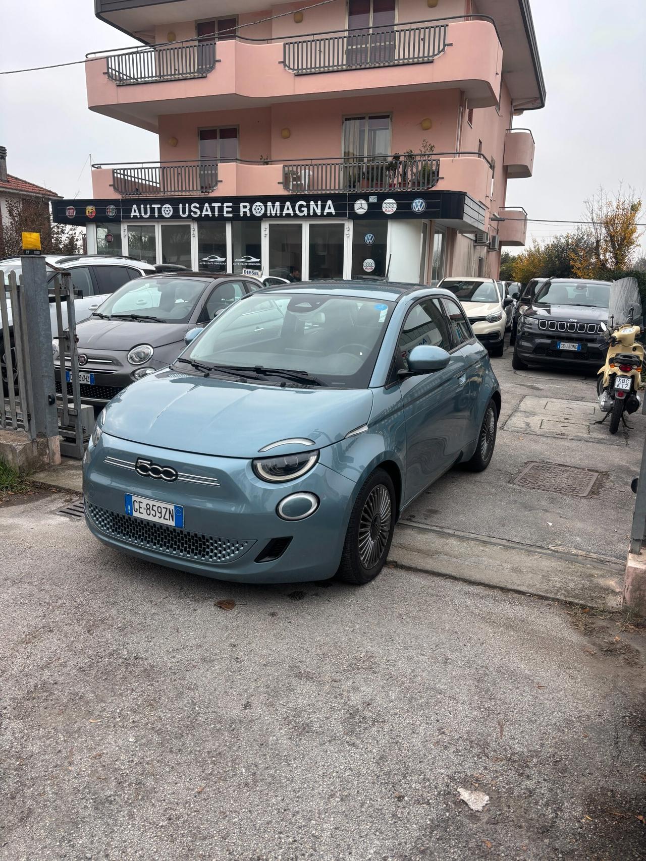 Fiat 500 500e 3+1 42 kWh Icon NESSUN VINCOLO
