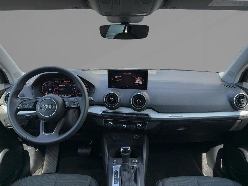 Audi Q2 35 TDI S tronic S line Edition Sonos Gancio Cockpit