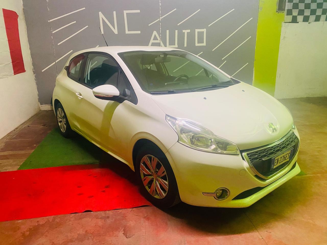 Peugeot 208 1.4 HDi 68 CV 3 porte Allure