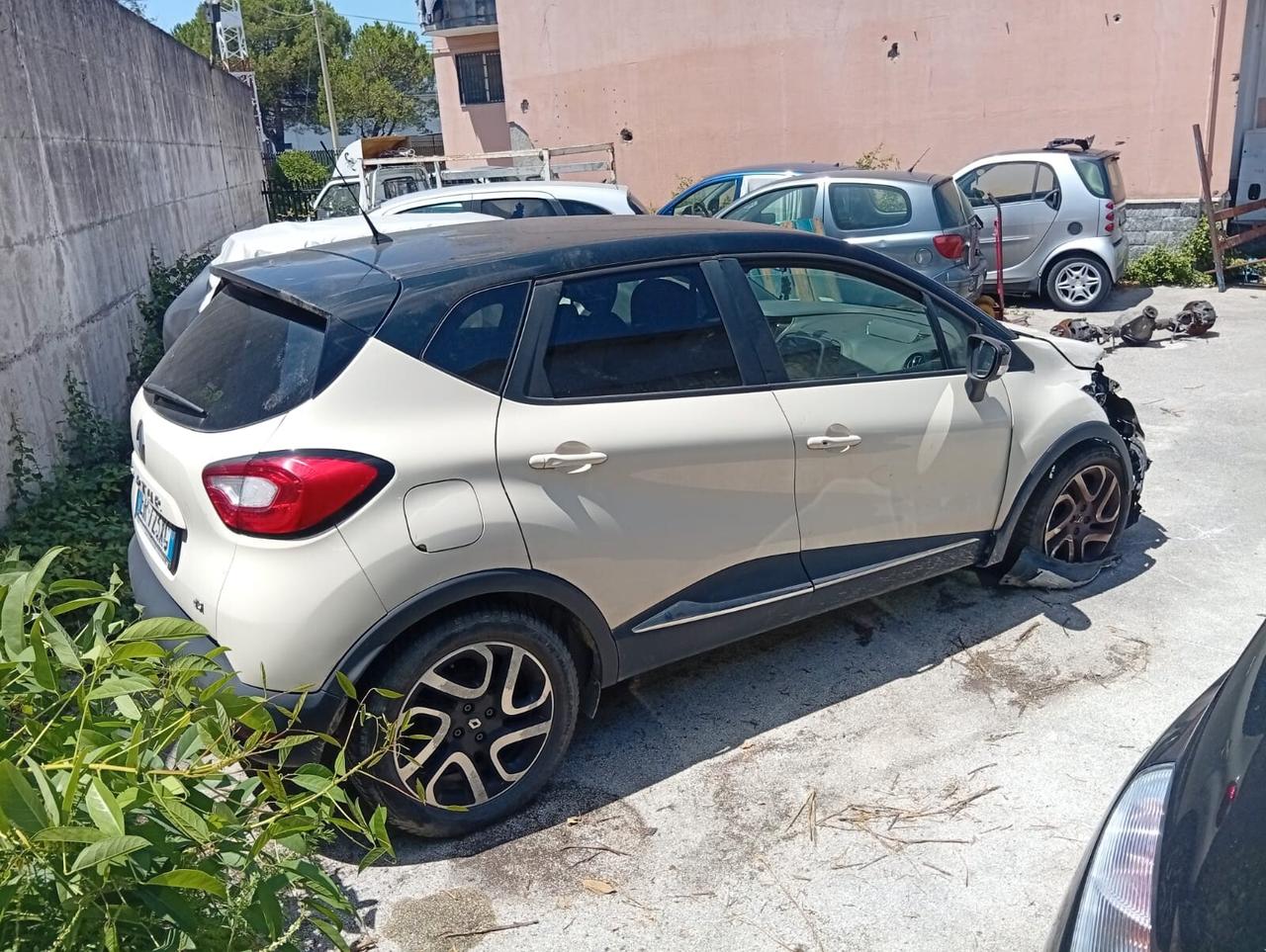 Renault Captur 1.5 dCi sinistrata incidentata km90000