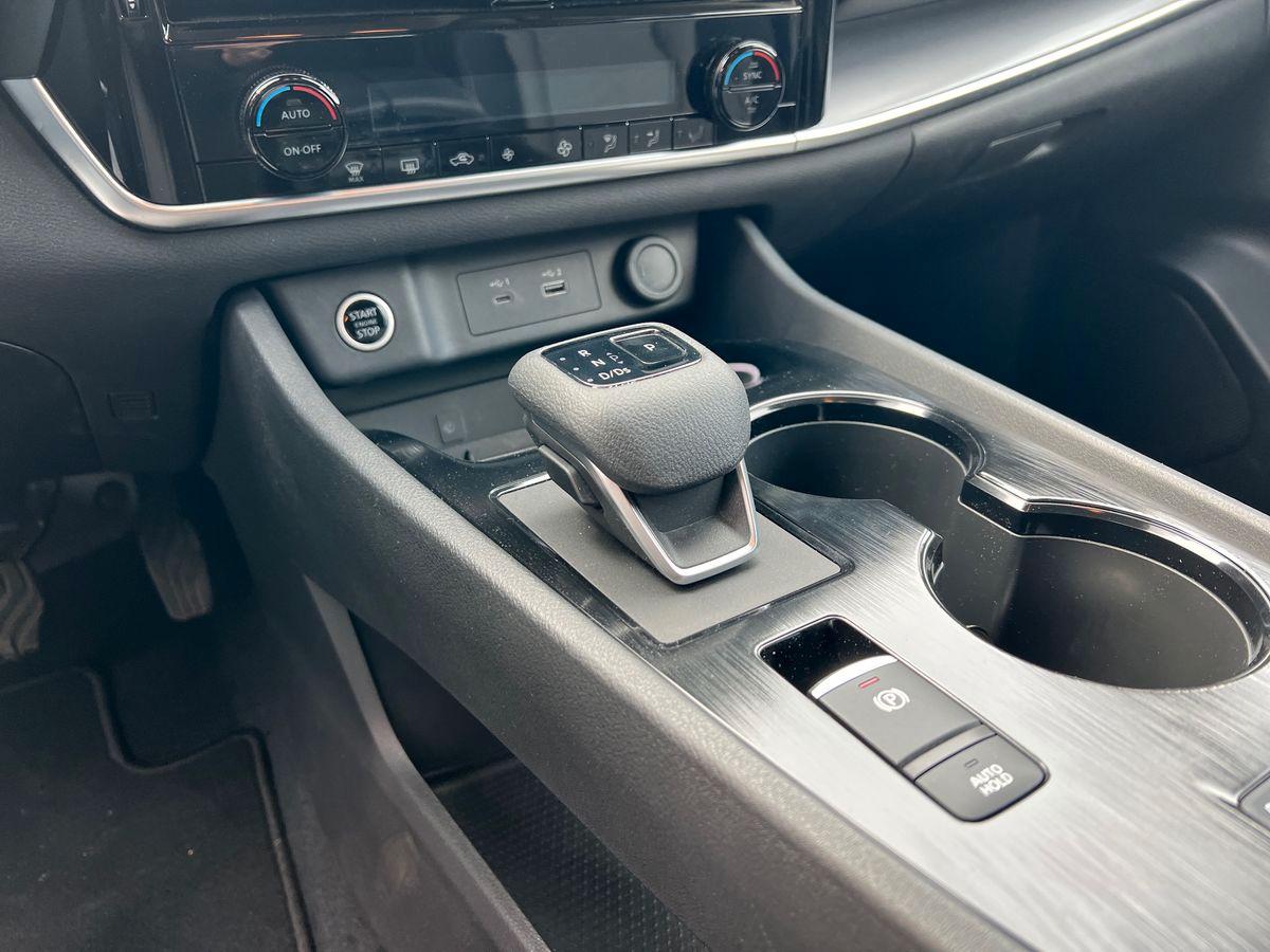 NISSAN N-CONNECTA 2WD