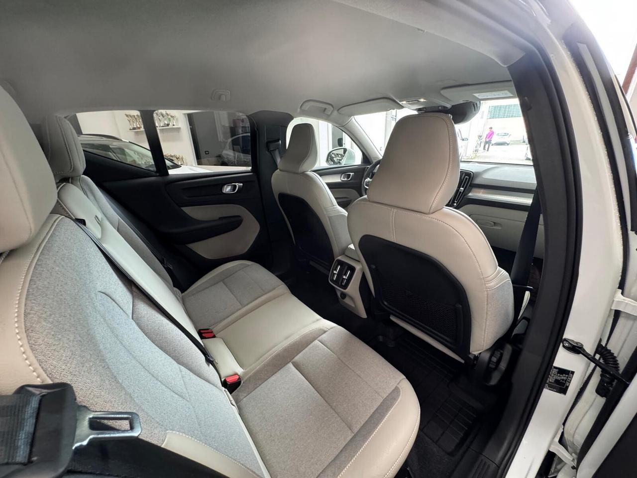 Volvo XC40 D4 AWD Geartronic Momentum