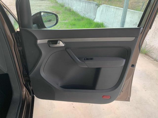 VOLKSWAGEN Touran 1.6 TDI 7 POSTI CAMBIO AUTOMATICO