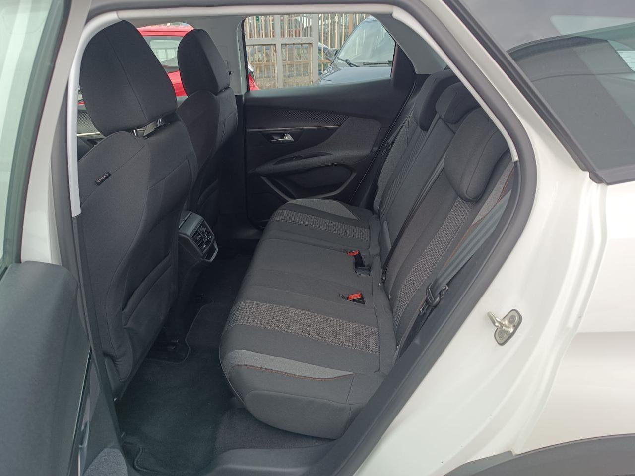 PEUGEOT 3008 BlueHDi 130 S&S EAT8 Allure