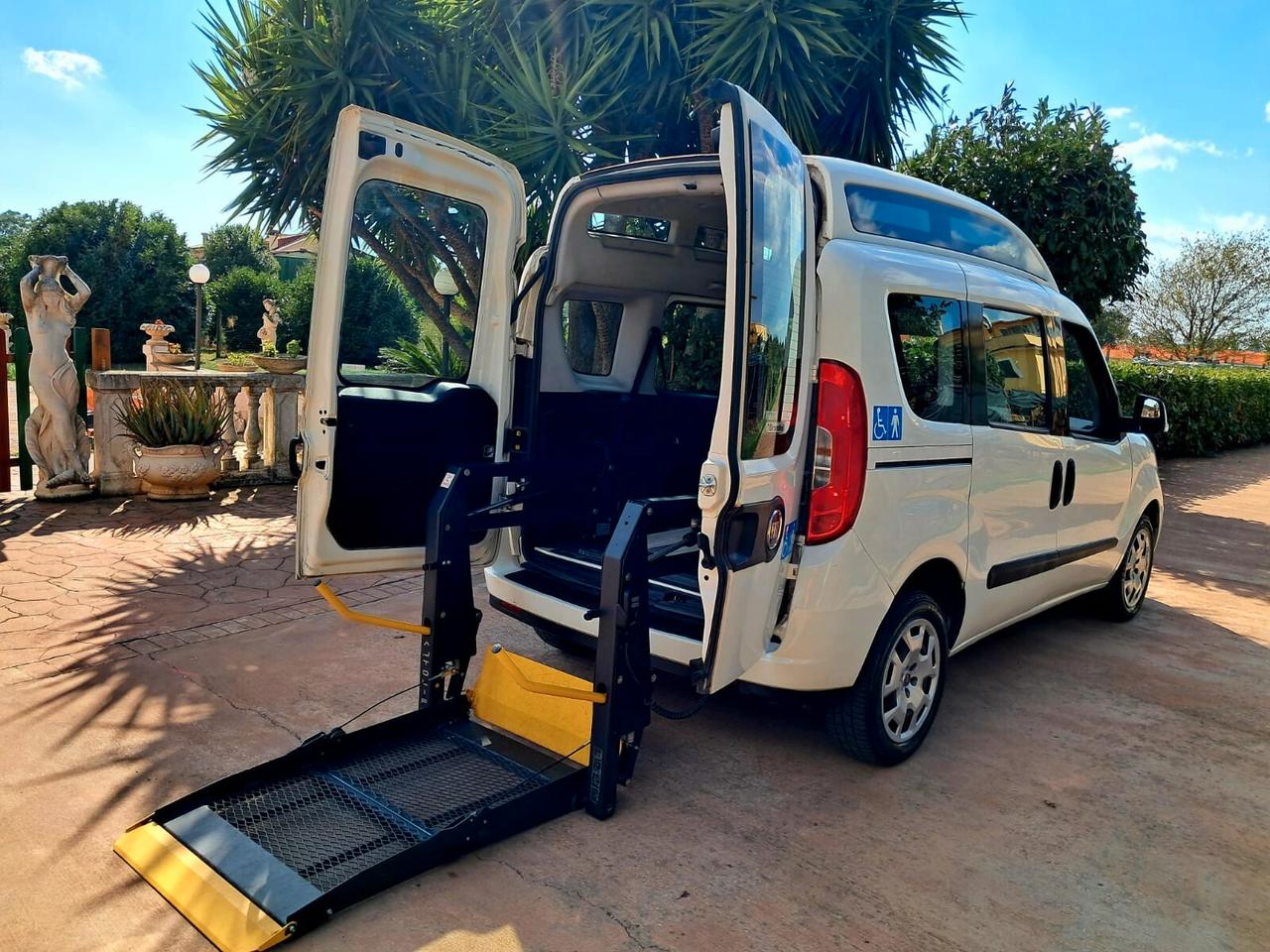 Fiat Doblo Doblò EURO6 TETTO ALTO TRASPORTO DISABILI PEDANA ELETTROIDRAULICA