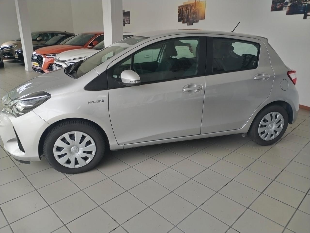 Toyota Yaris 1.5 Hybrid 5 porte Cool