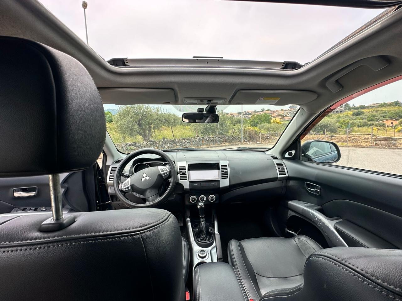 Mitsubishi Outlander 2.2 DI-D DPF 7 posti