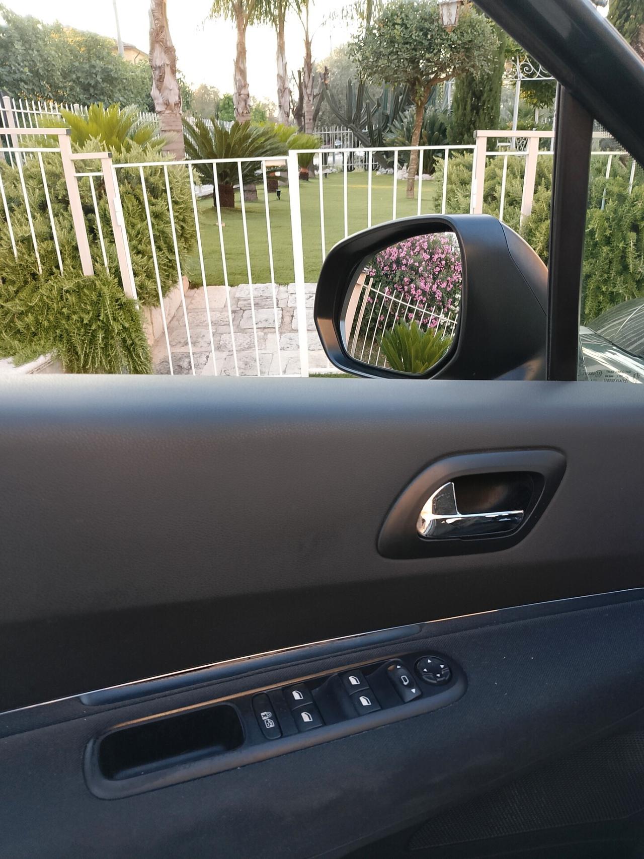 Peugeot 3008 1.6 HDi 115CV Allure