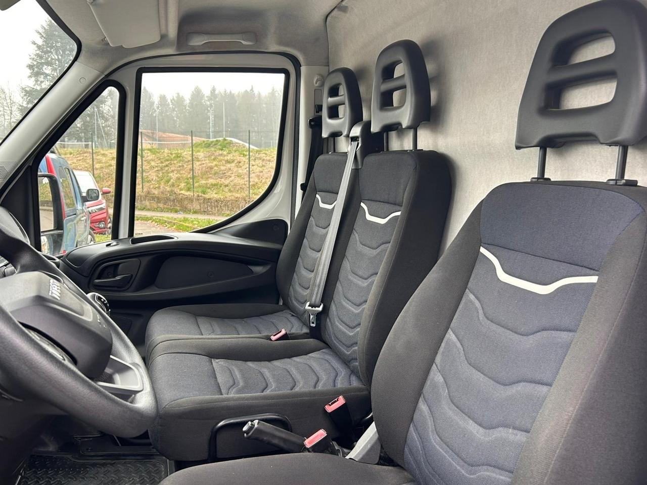 Iveco Daily 35S12 2.3 HPT – 2020 – 80.000 km – Euro 6 – Passo Medio Tetto Alto – Ottime Condizioni