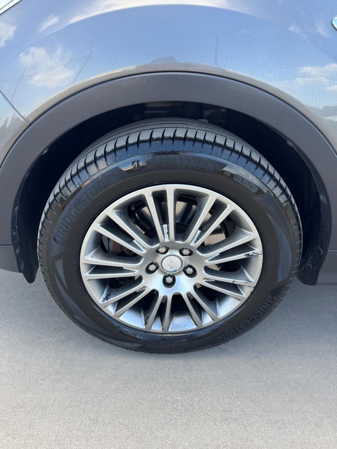 Ford Kuga 2.0 TDCI 140 CV 4WD Powershift Titanium