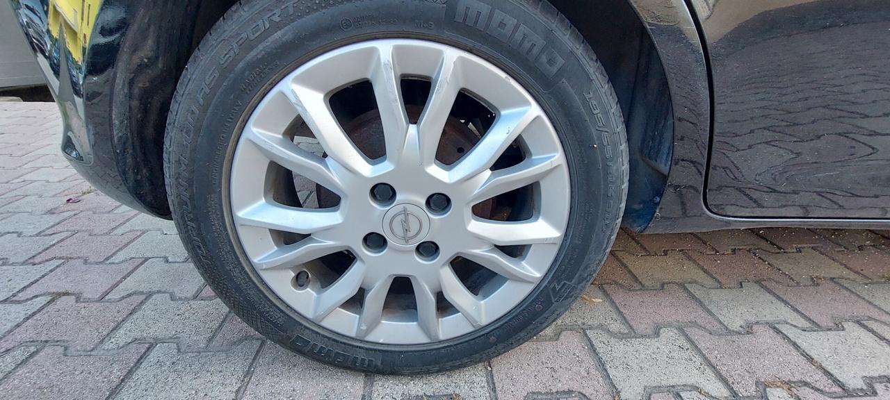 CORSA 1,2 GPL DI SERIE SCADENZA 2029 AUX LEGA MOTORE IMPECCABILE X NEOPATENTATI