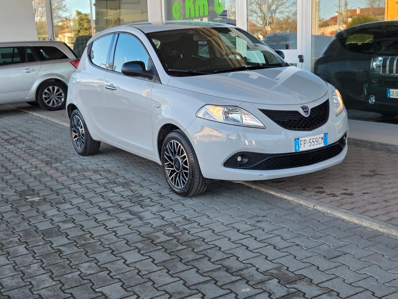 Lancia Ypsilon 1.2 69 CV 5 porte GPL Ecochic Gold