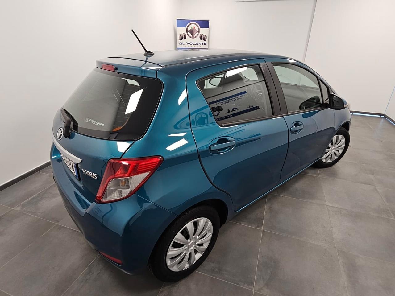 Toyota Yaris 1.0 5 porte Active - NeoPatentati