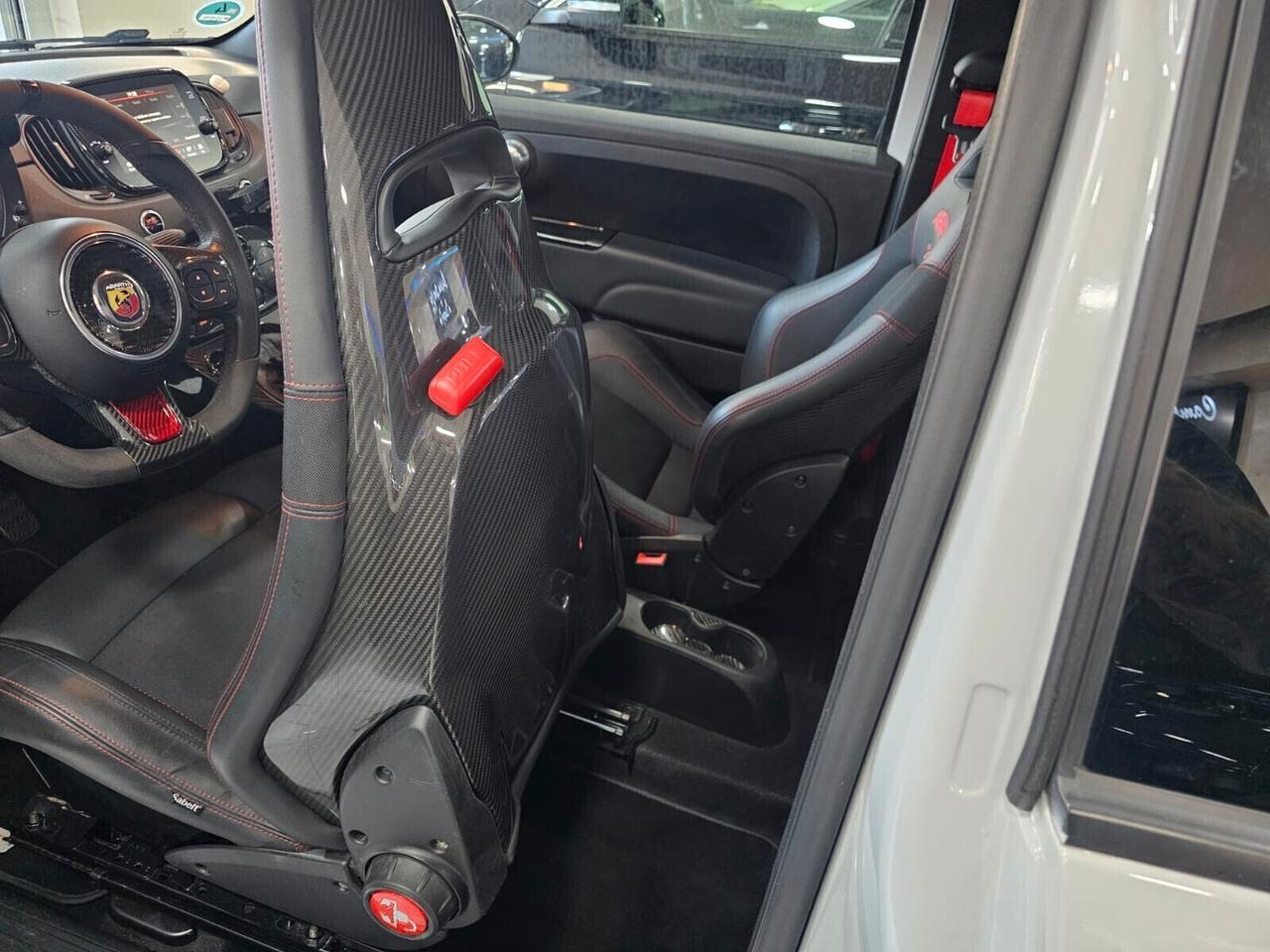 Abarth 595 1.4 Turbo T-Jet 180 CV Esseesse