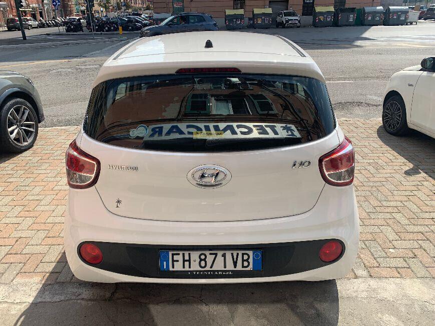Hyundai i10 1.0 MPI Login -SOLO KM 45.000