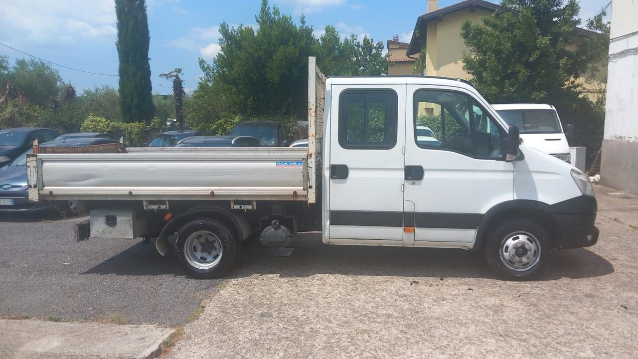 Iveco Daily 35C15D 2.3 HPT doppia cabina 7 posti trilaterale