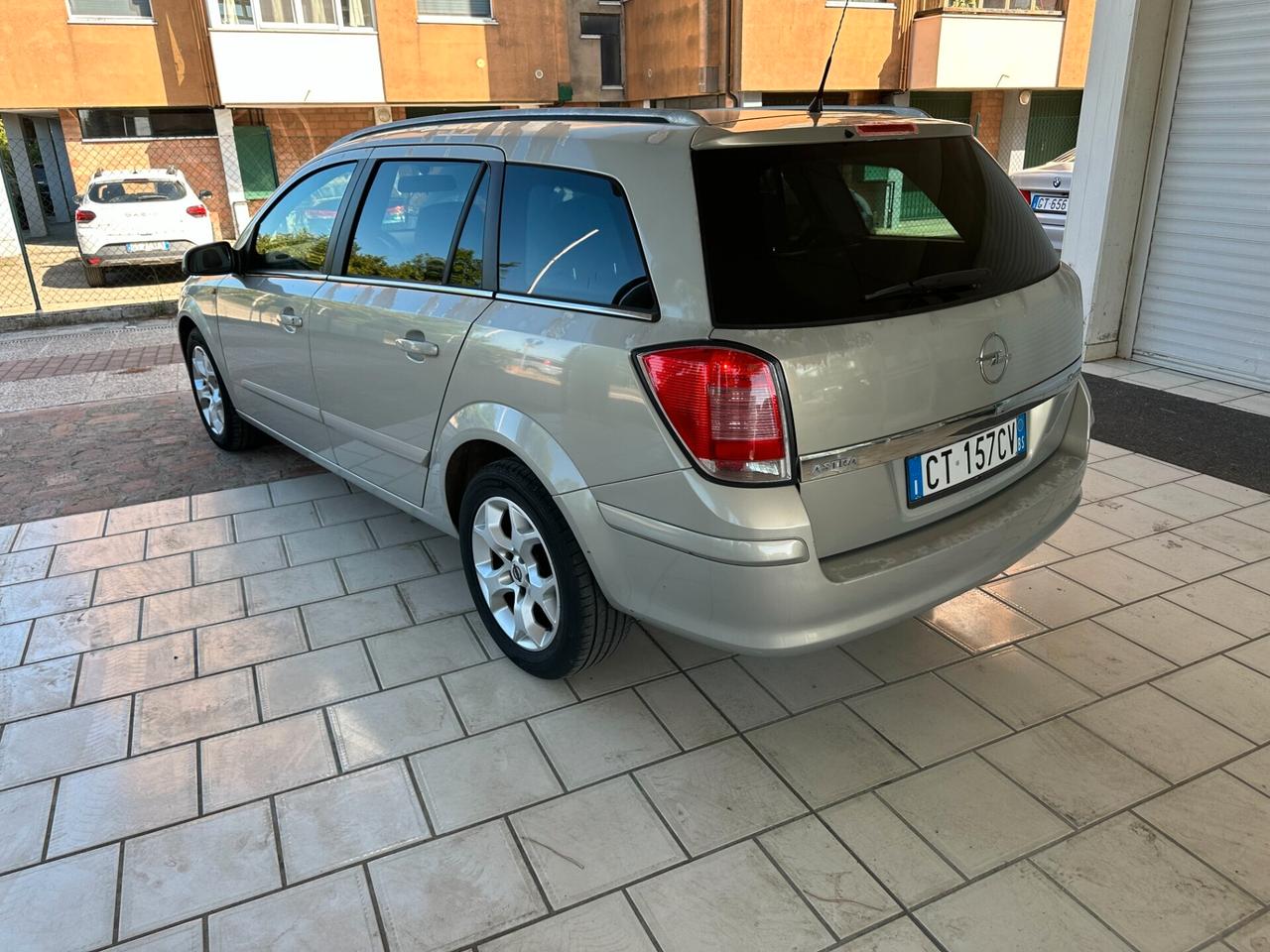Opel Astra 1.6 16V Twinport Station Wagon Cosmo