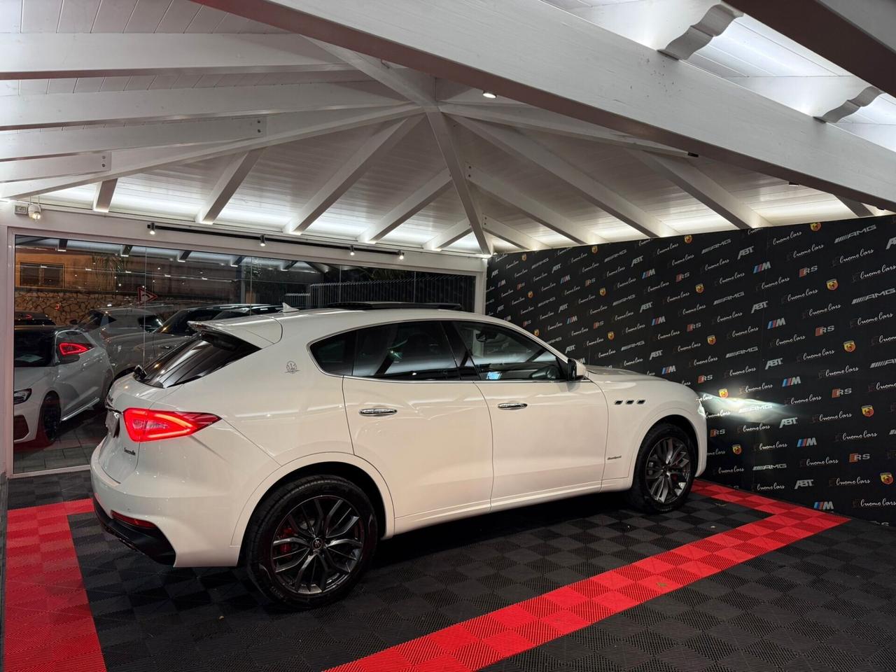 Maserati Levante V6 Diesel 275 CV Q4 Gransport