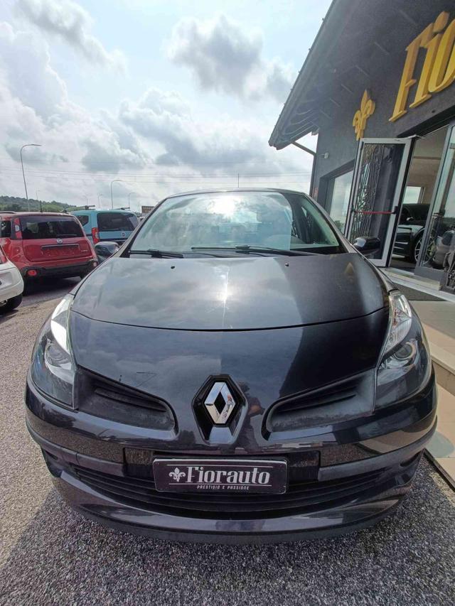 RENAULT Clio 1.2 16V 5 porte Confort X COMMERCIANTI